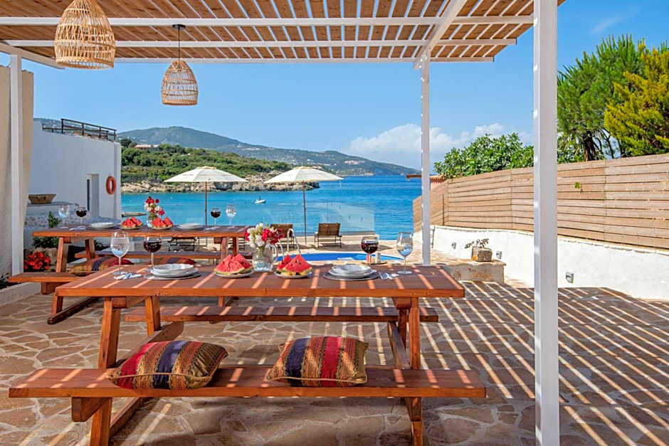 Kokkinos Studios With Pool & Sea View, by ZanteWize