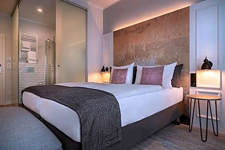 1 Single Standard Kitchentte Balcony