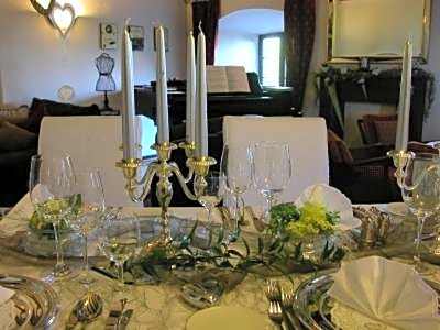 Burghaus & Villa Kronenburg