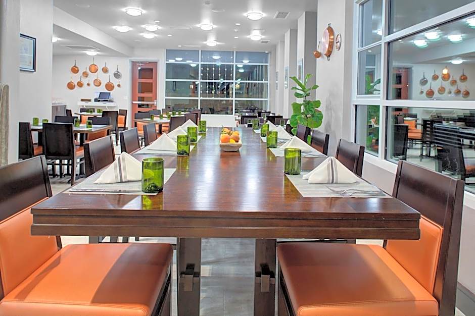 Holiday Inn Windsor - Wine Country By IHG