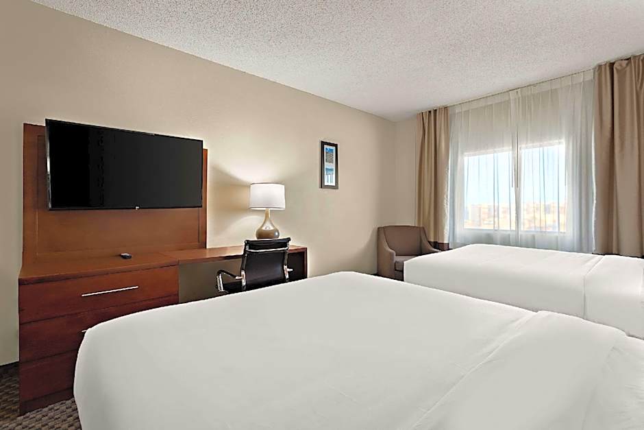 Comfort Suites   University