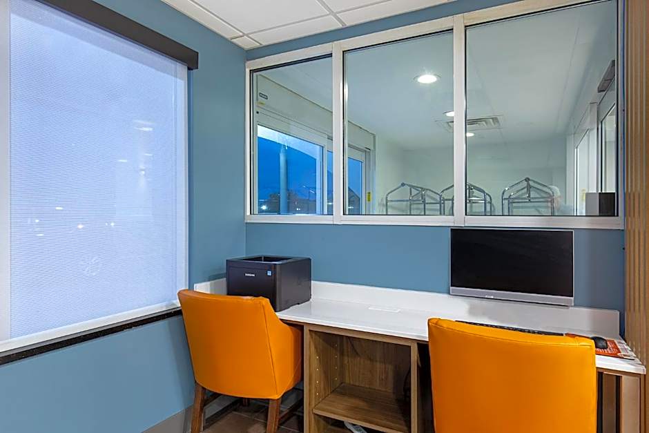 Holiday Inn Express Hurricane Mills Waverly By IHG