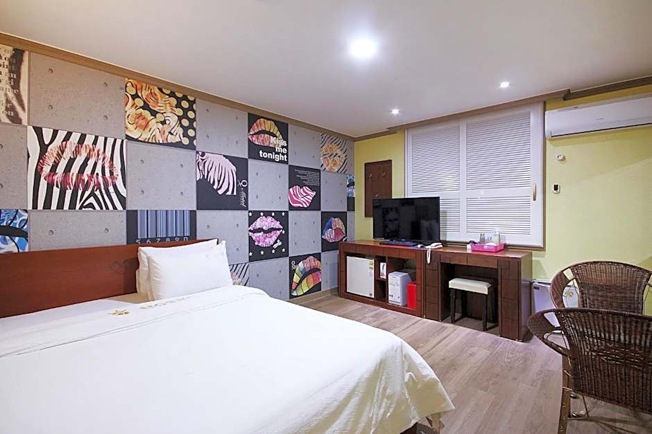 Happy Q Motel