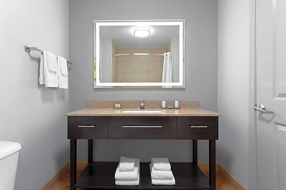 La Quinta Inn & Suites by Wyndham Columbus - Edinburgh