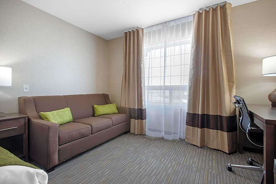 Comfort Inn & Suites