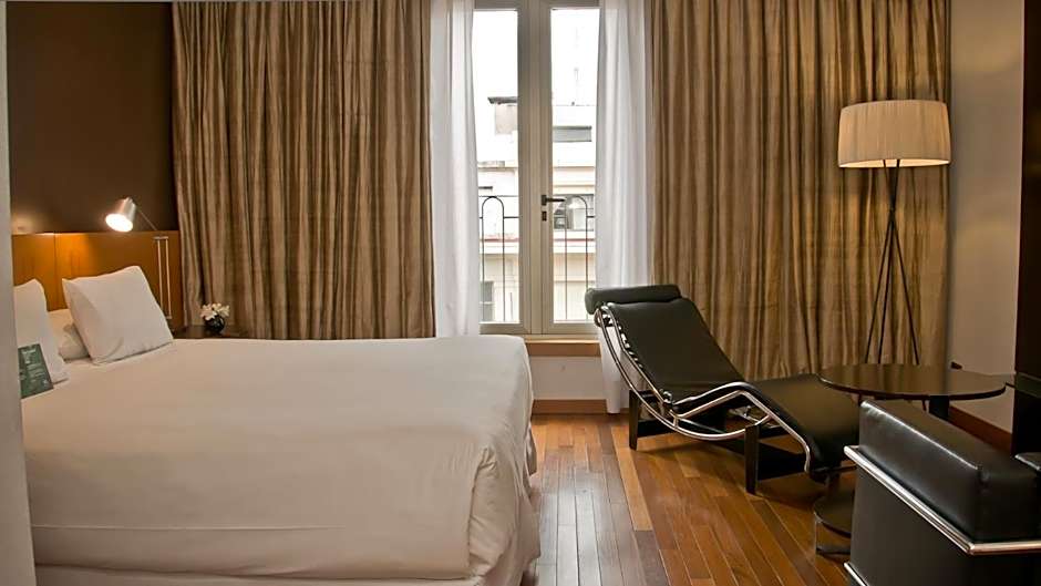 725 Continental Hotel