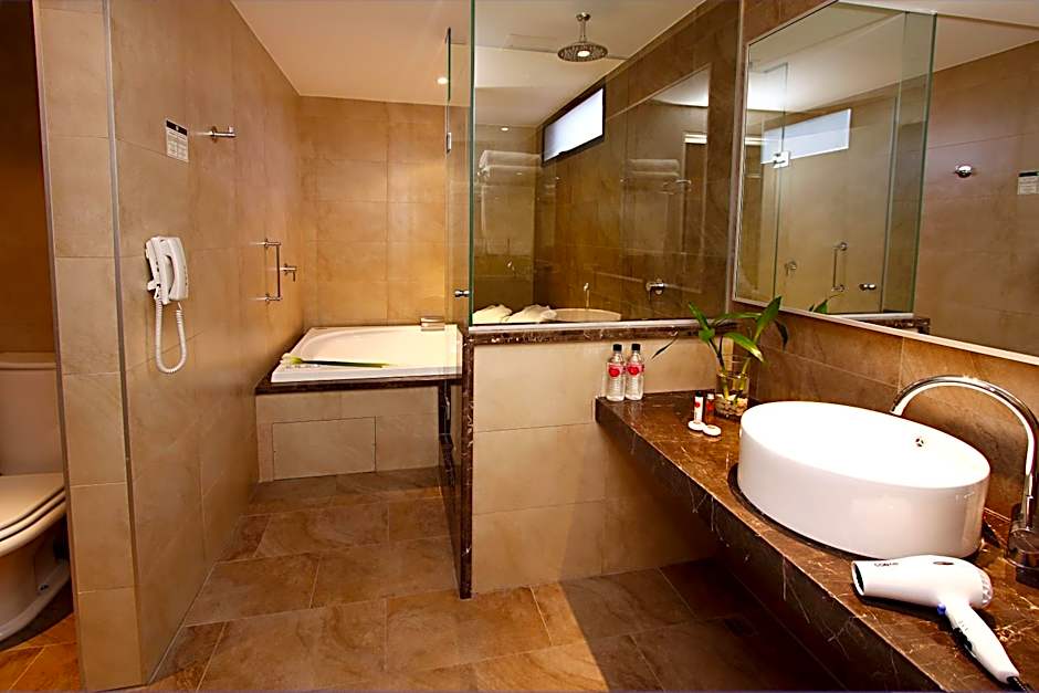 Hotel Reina Isabel