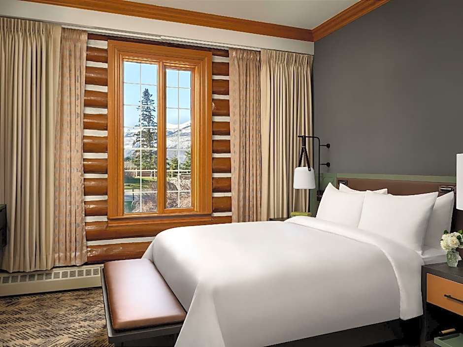 Photo 1 of 4 of 1 Bedroom 1 Queen Bed Suite, Resort View