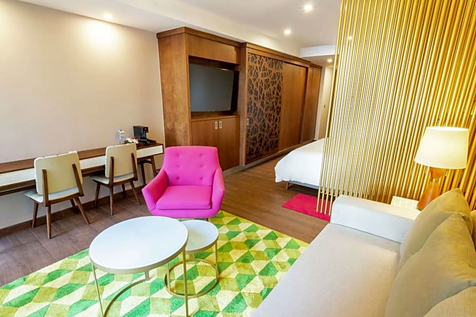 The Fives Downtown Hotel & Residences, Curio Collection by Hilton