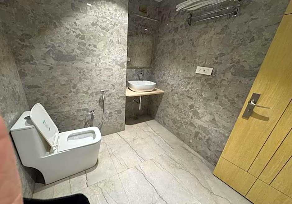Geetanjali Hotel & Motel