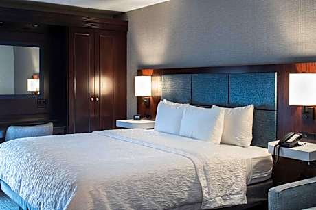 King Room with Sofa Bed - Non-Smoking