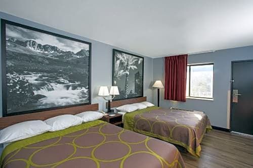 Super 8 by Wyndham Naples