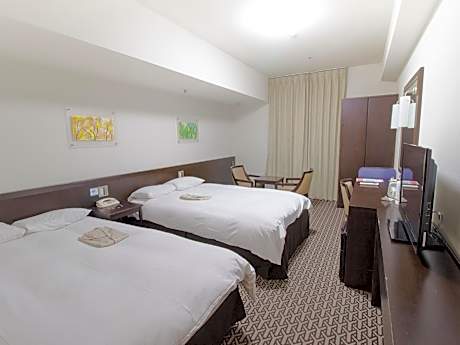 Medium Twin Room - Smoking