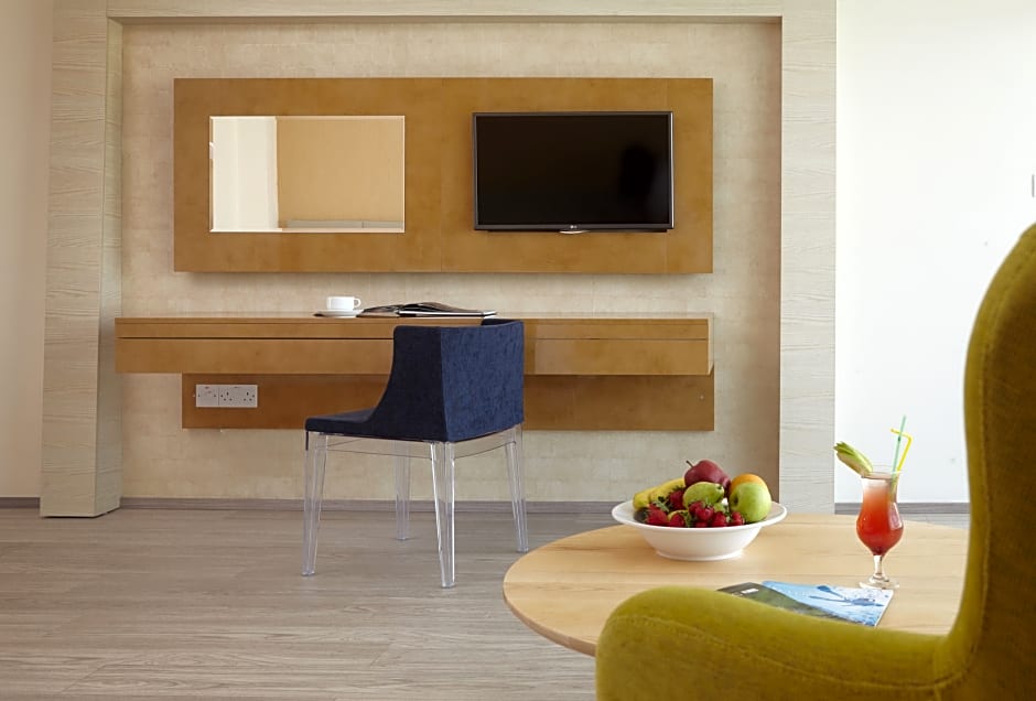 Melpo Antia Luxury Apartments & Suites