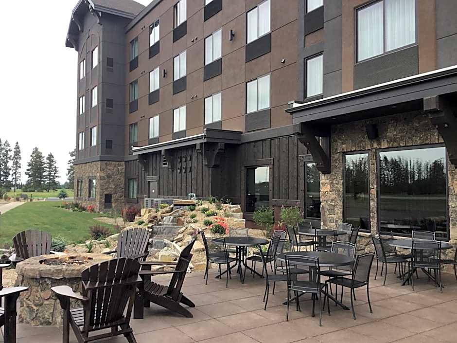 Glacier International Lodge