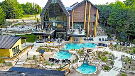 Family Comfort Stay - 2 Bedroom Apartment