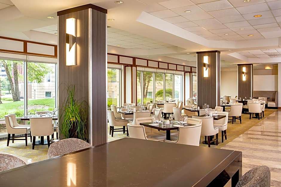 Sheraton Suites Chicago Elk Grove
