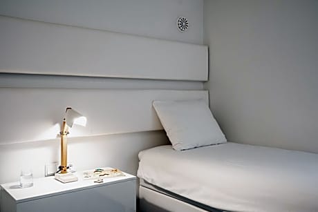 Large 2 Bedroom Apartment with Sofa Bed, Canal view - Duplex