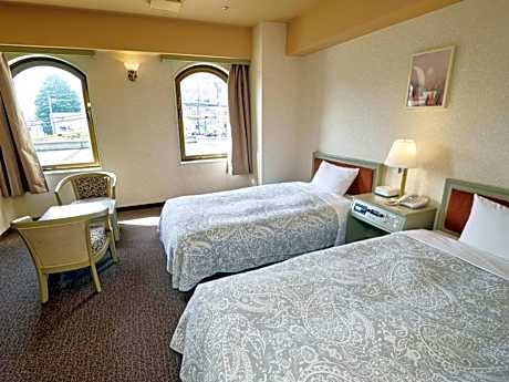 Non-Smoking Deluxe Twin