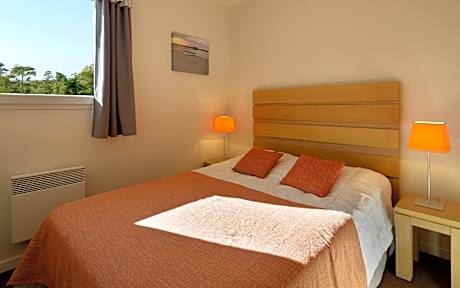 One-Bedroom Apartment with Alcove (5 Adults)