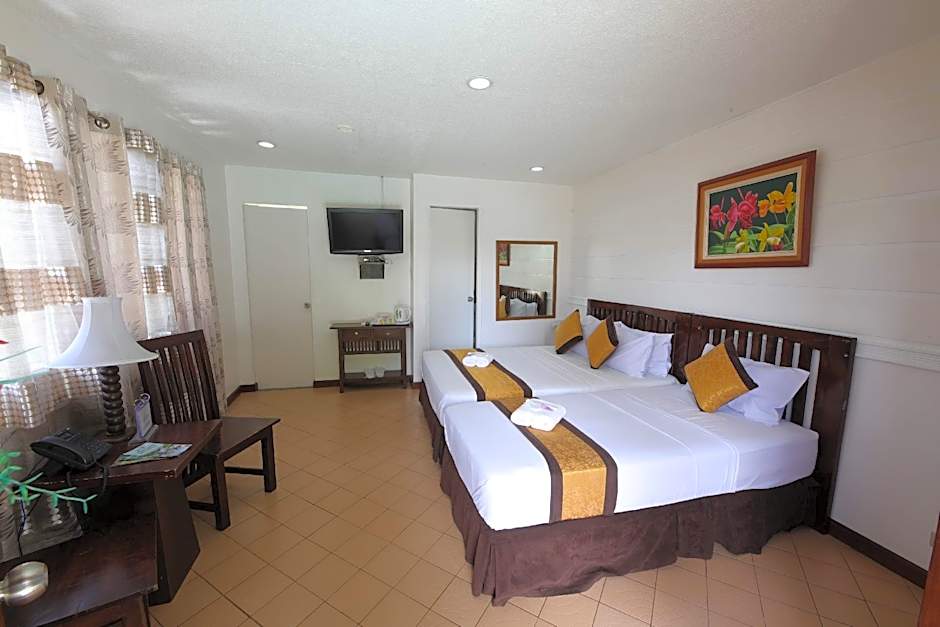 Photo 1 of 9 of Loreland Villa