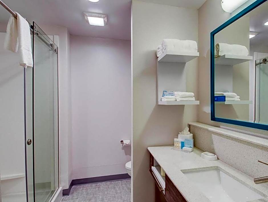 Hampton Inn & Suites Boston/Stoughton