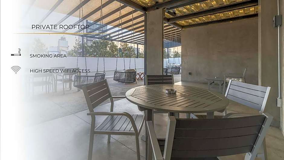 Zielo 1Bdrm 1bath fits 6 AC Rooftop views