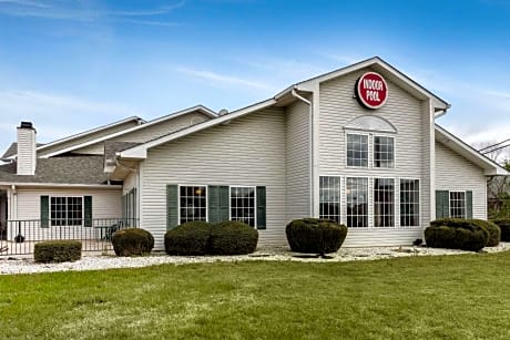 Econo Lodge Inn and Suites