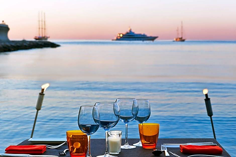 Le Meridien Beach Plaza