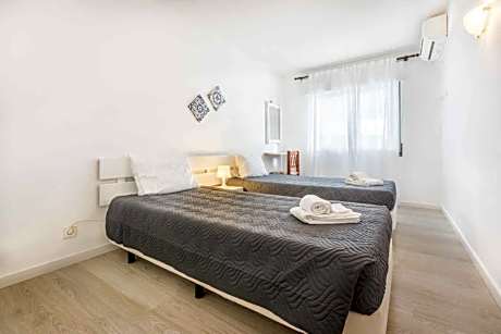 One-Bedroom Apartment with Pool View