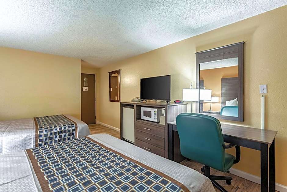 Rodeway Inn Farmington