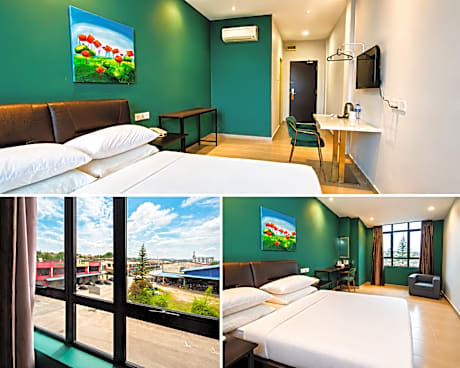 Deluxe Queen Room