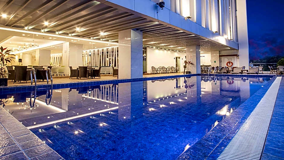 Golden Tulip Essential Makassar