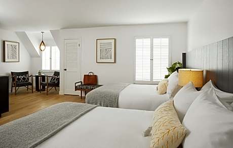 Deluxe Quadruple Room