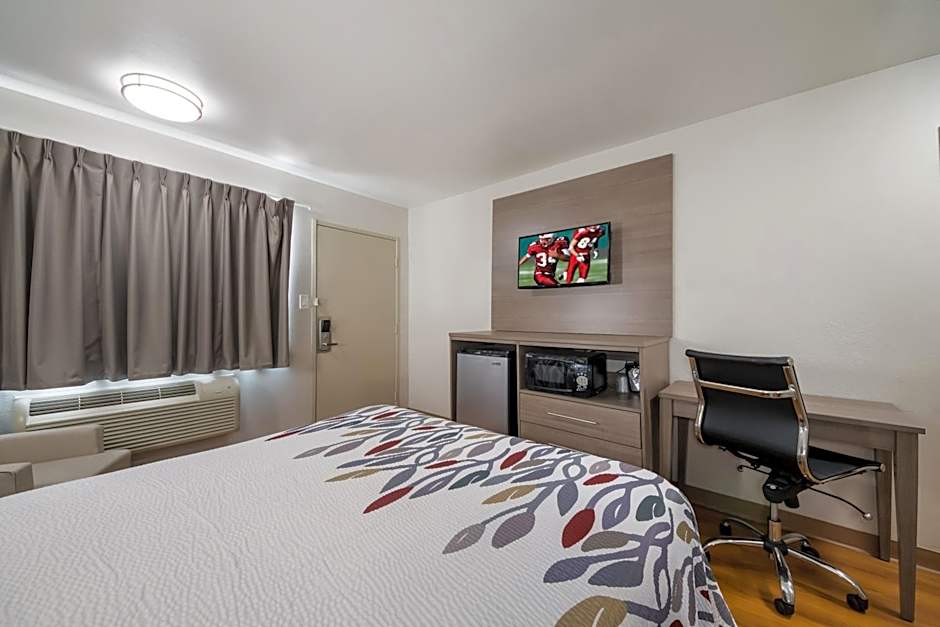 Red Roof Inn San Antonio E - Frost Bank Center