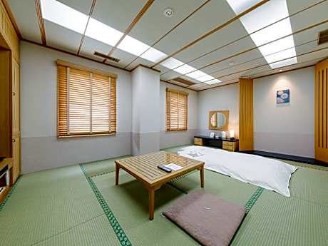 Japanese-Style Quadruple Room