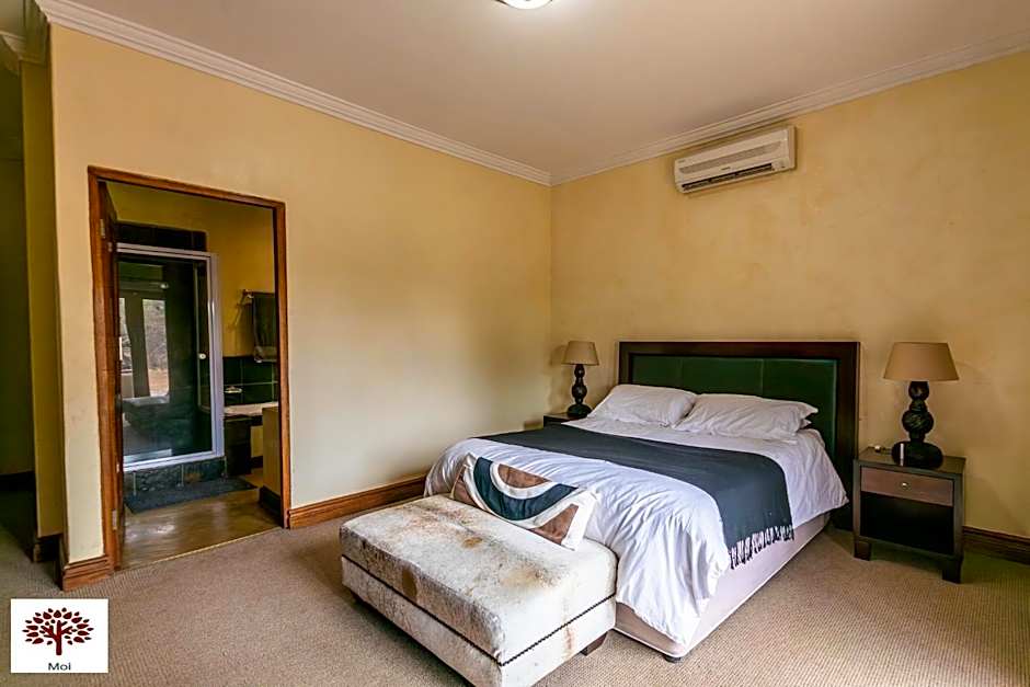 Zebula Golf and Wildlife Estate - Aardwolf Pax 10 - Moi Signature Luxury villa