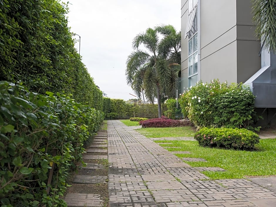 BS Premier Airport Hotel