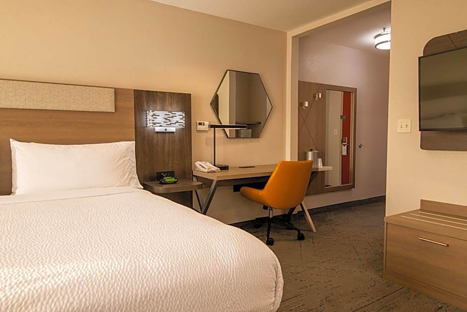 Holiday Inn Express & Suites College Station by IHG