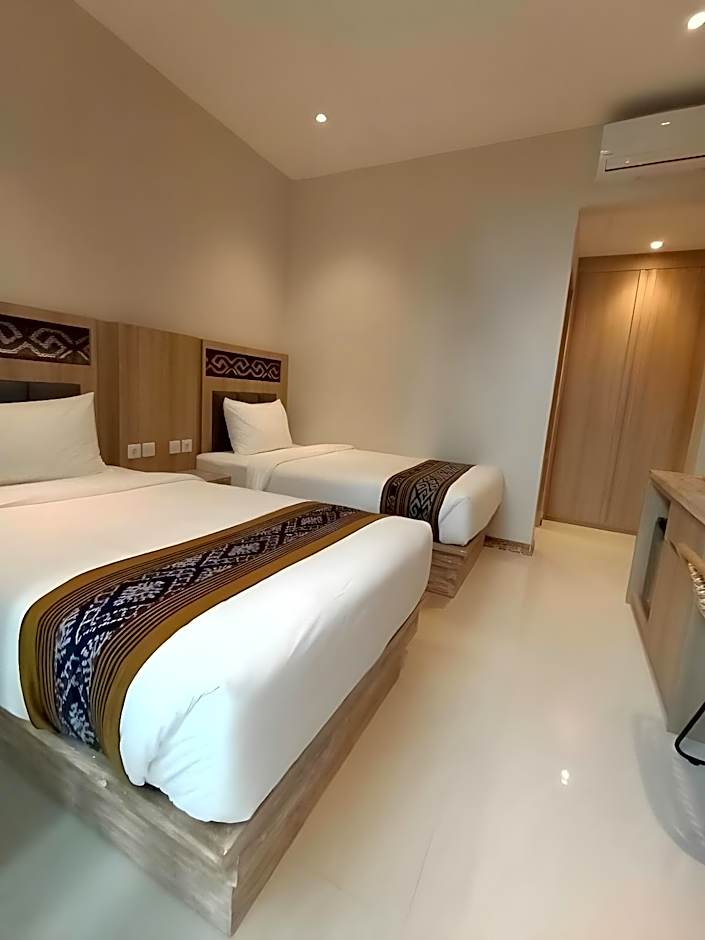 DEJAVU 2.0 HOTEL BAJO KOMODO