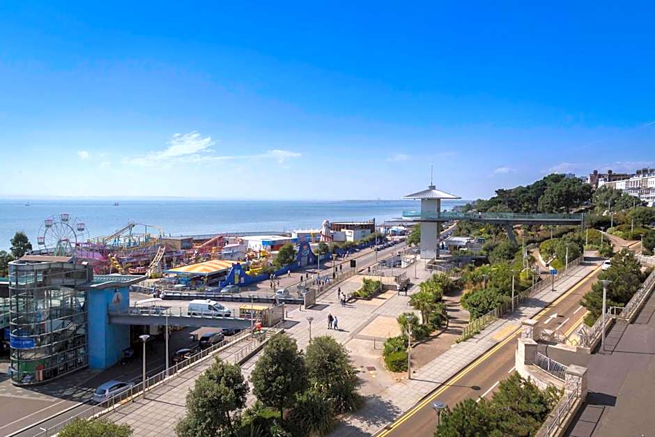 Southend Central Hotel - Close to Beach, City Centre, Train Station & Southend Airport