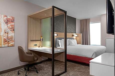 King Suite with Trundle Bed - Hearing Accessible