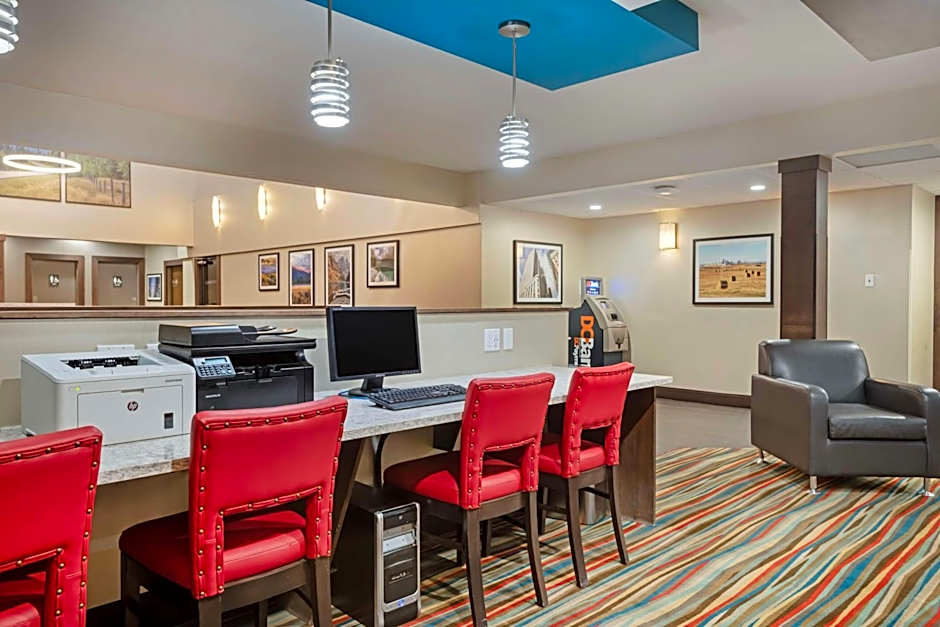 Best Western Plus Port O'Call Hotel