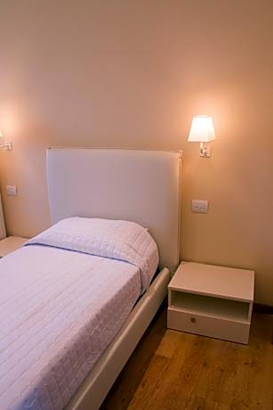 Twin Room with Private Bathroom