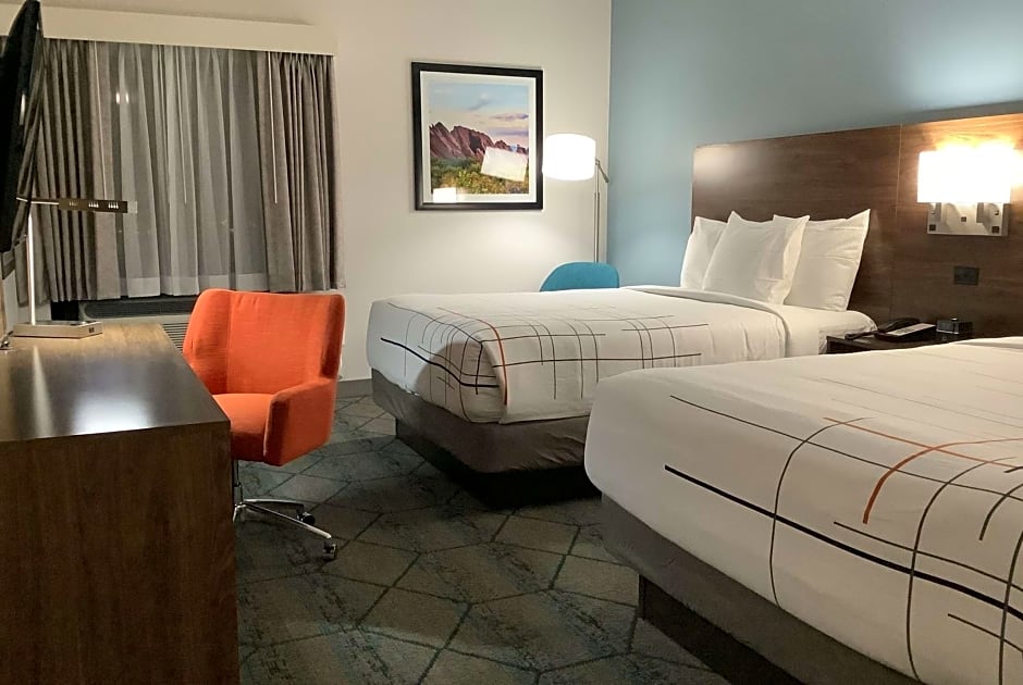 La Quinta Inn & Suites by Wyndham Littleton-Red Rocks