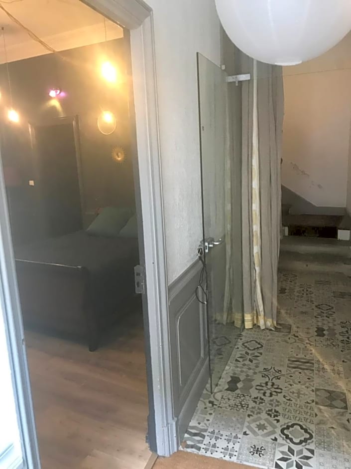 Chambre privée totalement indépendante au c¿ur de la ville