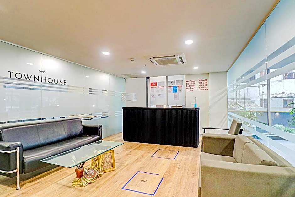 Townhouse Sector 30 Near Botanic Garden of Indian Republic