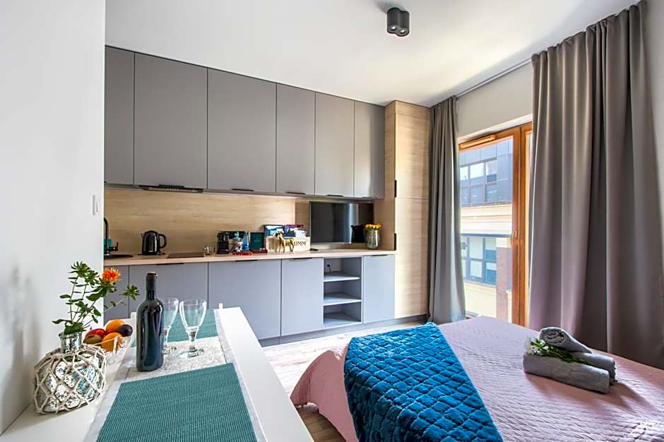 Aparthotel Pawia Deluxe- 10 min to center, self check-in, optional breakfest, parking on the street