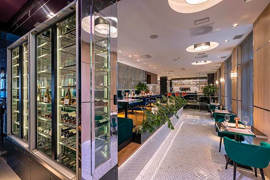 Silver Crown Hotel & Residence, Palace Quarter