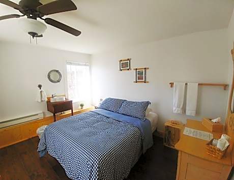 Double Room with Shared Bathroom